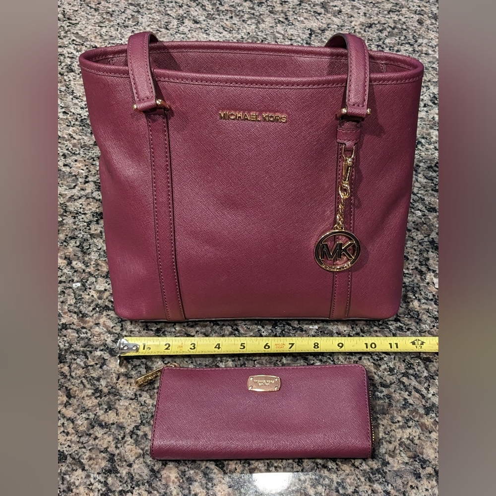 Michael Kors Set Purple Handbag and Wallet